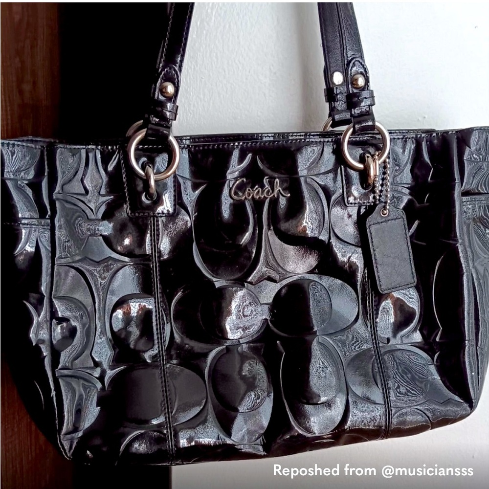 Coach Black Signature patent Leather Tote ~ Good Condition ~ Cute Tote 👜